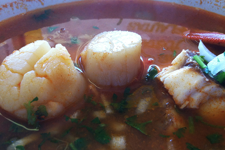 Sopa 7 mares, pescados y mariscos.